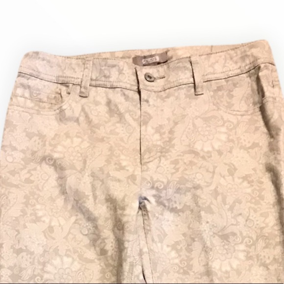 🎁Chico’s NWT Tan & Cream Slim Jeans Small🎁 - Picture 3 of 8